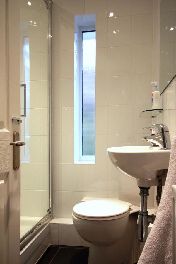 Abacus Bed And Breakfast, Blackwater, Hampshire Camberley Zewnętrze zdjęcie