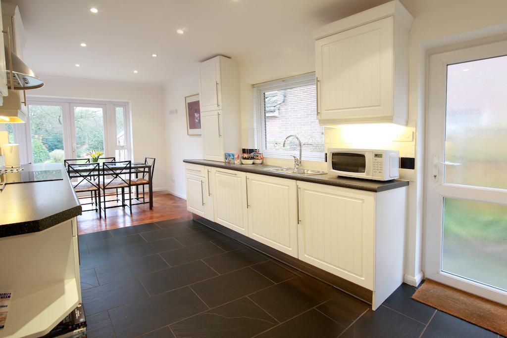Abacus Bed And Breakfast, Blackwater, Hampshire Camberley Zewnętrze zdjęcie