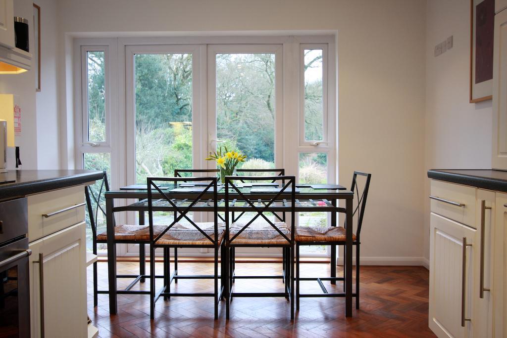 Abacus Bed And Breakfast, Blackwater, Hampshire Camberley Zewnętrze zdjęcie
