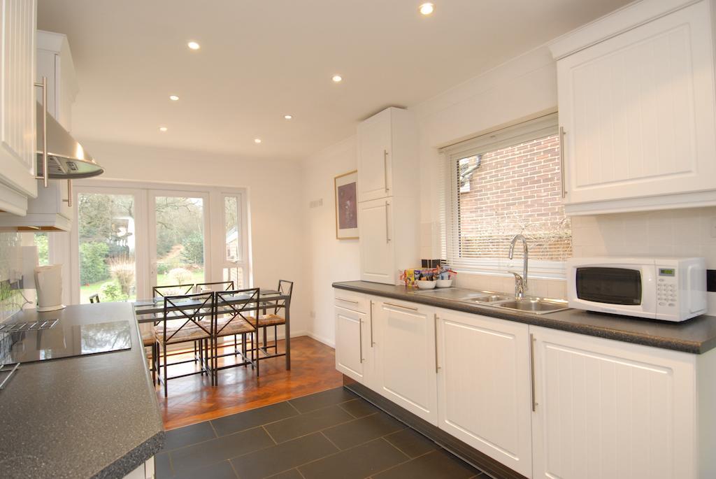 Abacus Bed And Breakfast, Blackwater, Hampshire Camberley Zewnętrze zdjęcie