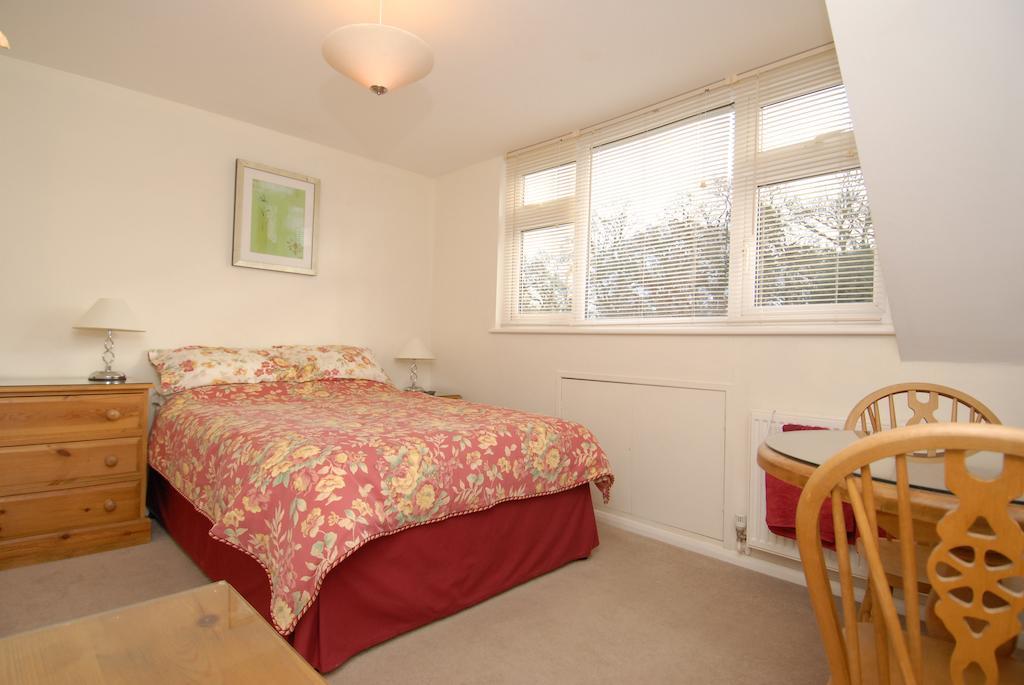 Abacus Bed And Breakfast, Blackwater, Hampshire Camberley Pokój zdjęcie